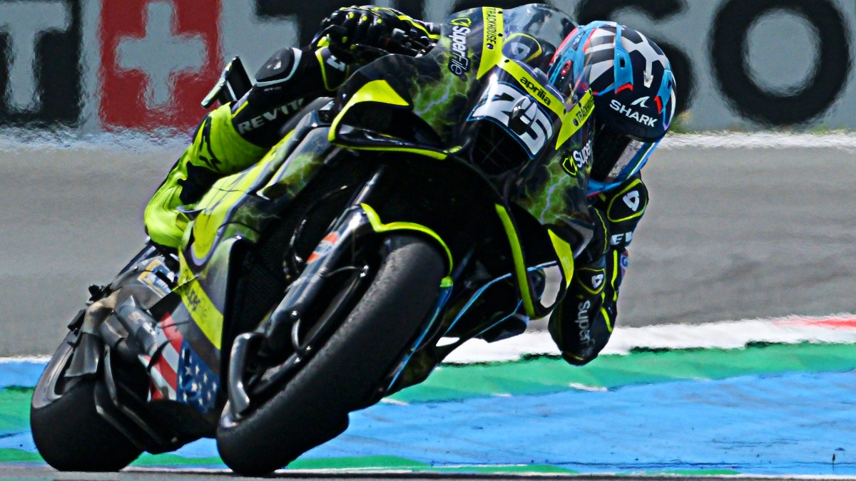 MotoGp, a Silverstone trionfa Fernandez: un gran Bezzecchi è sul podio. Martin allunga e tenta la fuga | Ordine d’arrivo e nuova classifica