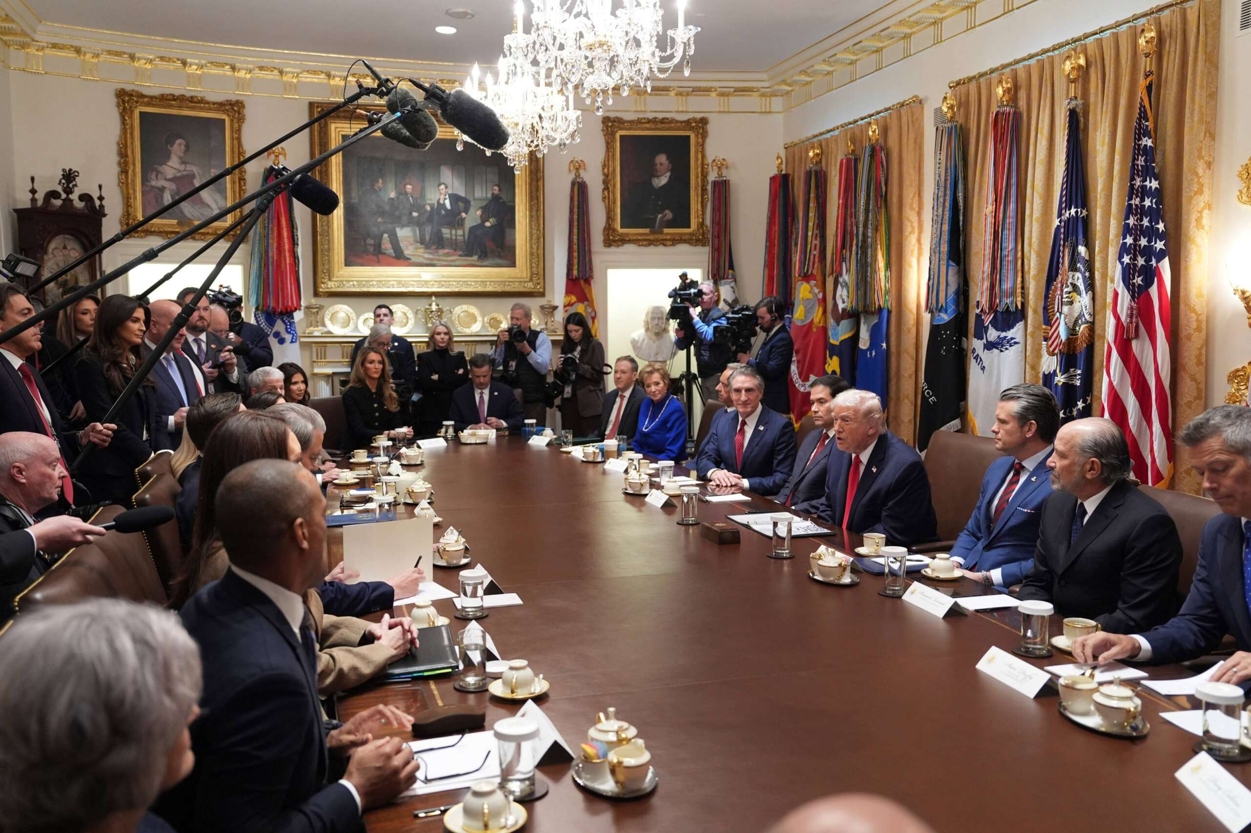 Trump says negotiations to avoid lengthy shutdown are ‘close,’ after Senate blocks early vote on spending package with DHS funding
