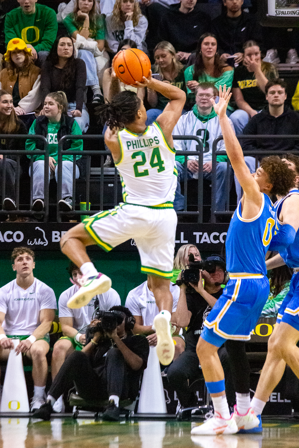 Oregon drops its seventh game in a row 73-57 at the hands of UCLA