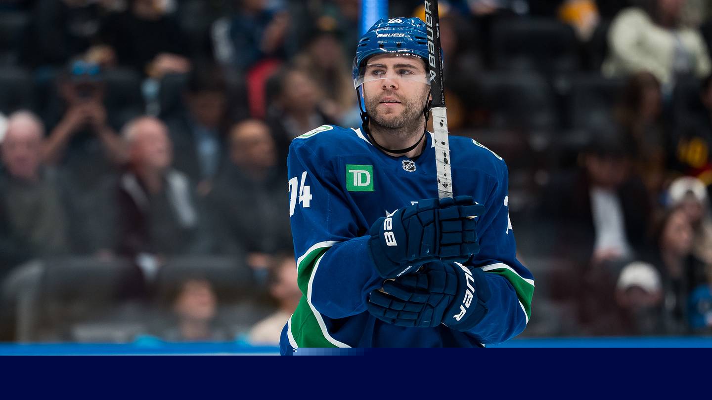 3 former NHL first-round picks the Maple Leafs should target in a midseason trade