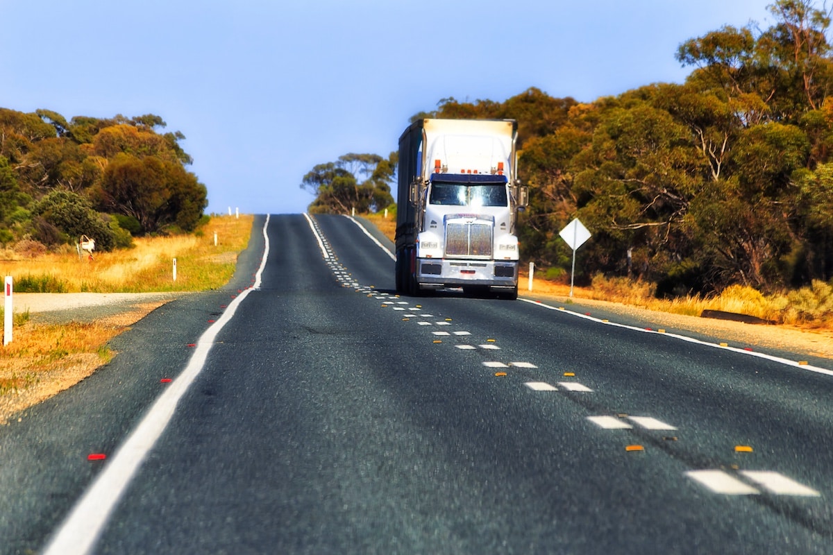 ATA sounds alarm on misuse of indicators as overtaking signal