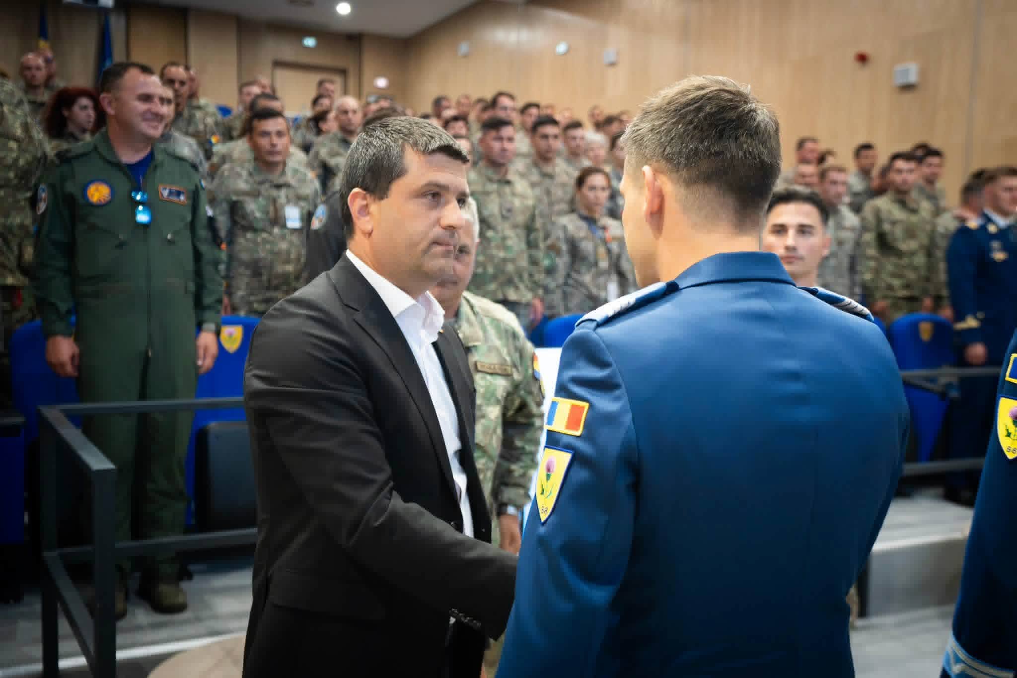 Militarii români care au doborât drone în România și Estonia, înaintați în grad în mod excepțional. Miruță: „Lor le datorăm respectul și recunoștința noastră”