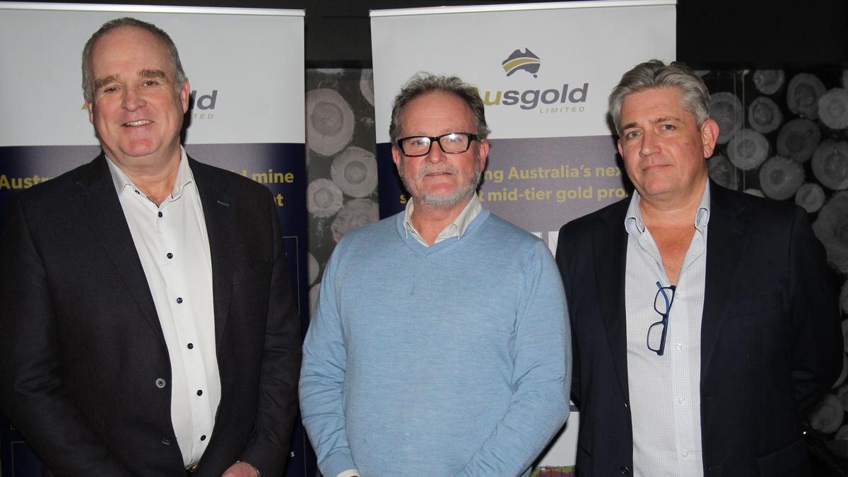 Residents raise traffic and housing concerns as Ausgold outlines plans for Katanning mine at public meeting