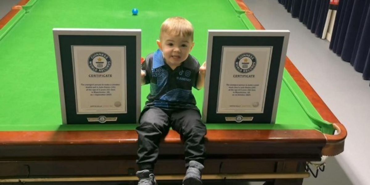 "Guinness World Records" i jep dy tituj një talenti dyvjeçar në bilardo