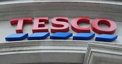 Tesco lifts profit outlook after lowered prices boosts trading