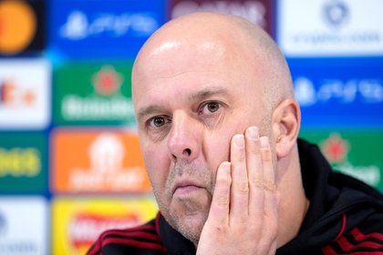 Arne Slot gives hint over Liverpool transfer plans as injury list worsens