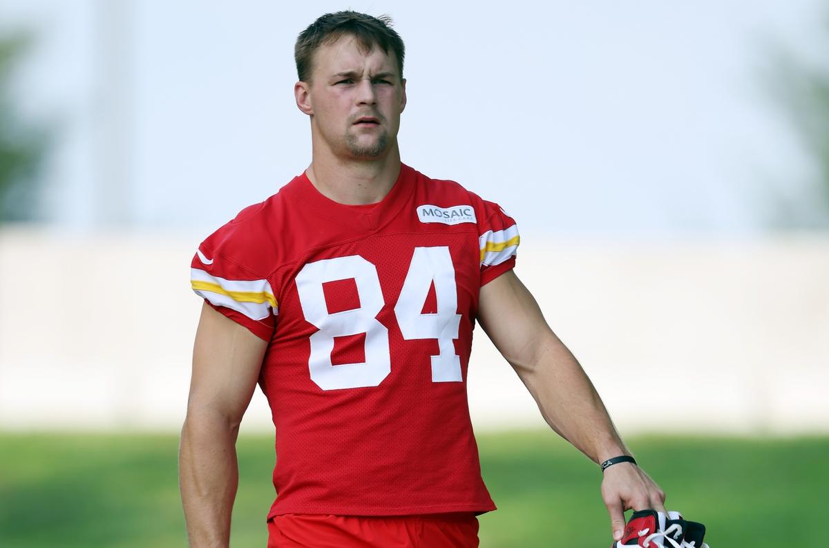 Former Wyoming Tight End to Miss Rookie NFL Season With Injury