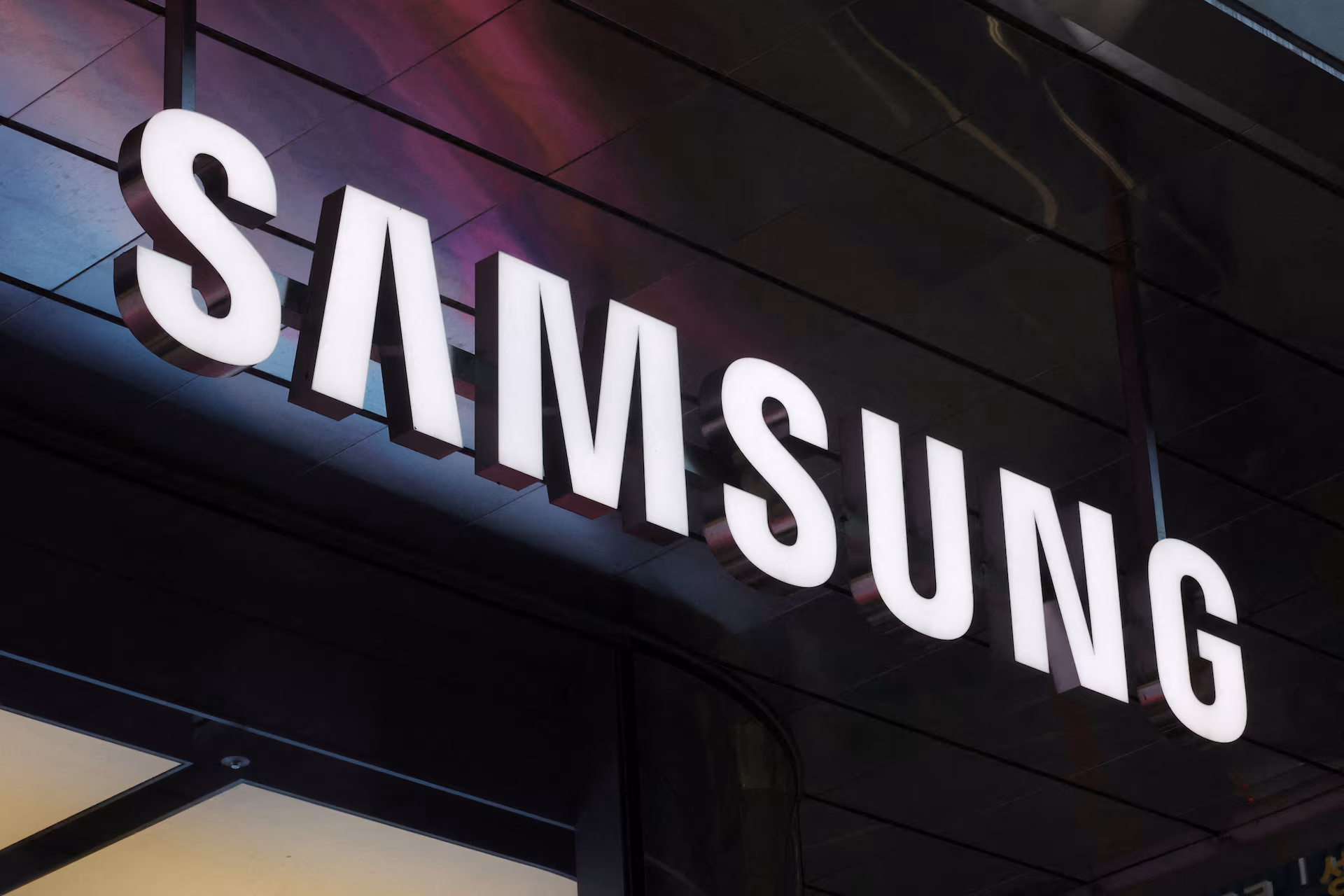 Samsung logs best-ever profit on AI chip demand