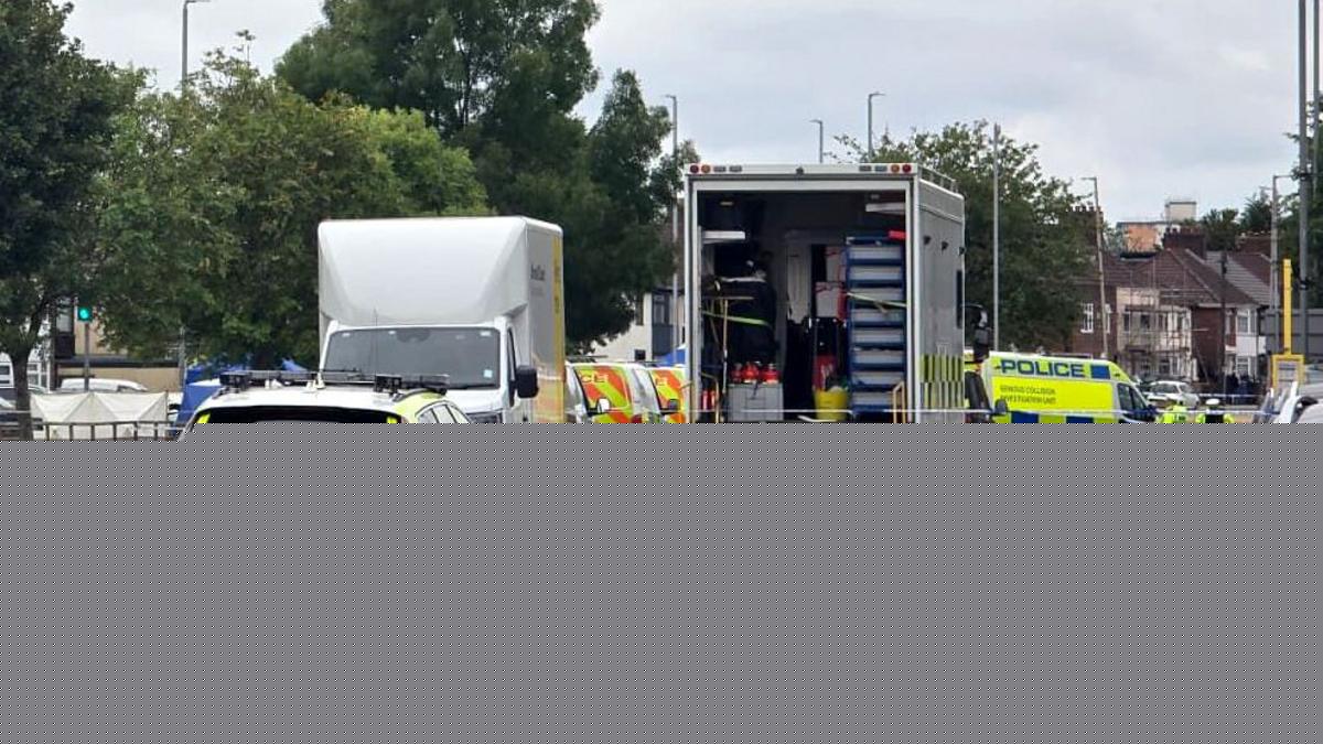 Four men dead after car crashes into lamp-post
