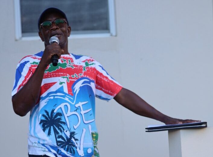 Premier should buy water tanks for struggling residents