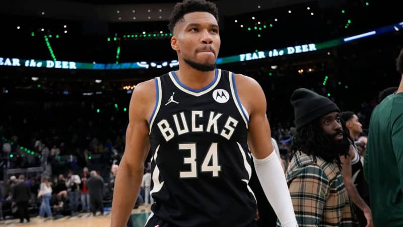 Giannis Antetokounmpo’s Contract Extension Timeline Will Force Trade Urgency, Says Bobby Marks
