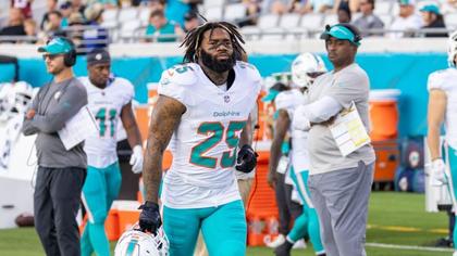 Indianapolis Colts sign ex-Dolphins CB Xavien Howard to 1-year, $5M deal