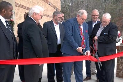 Riverside Baptist Church dedicates new building