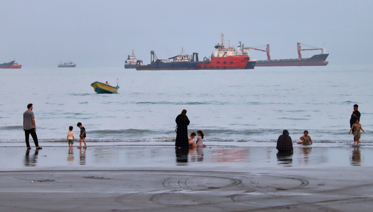 Keeping Strait of Hormuz toll-free is paramount concern for international bodies as Iran-Oman negotiations drag