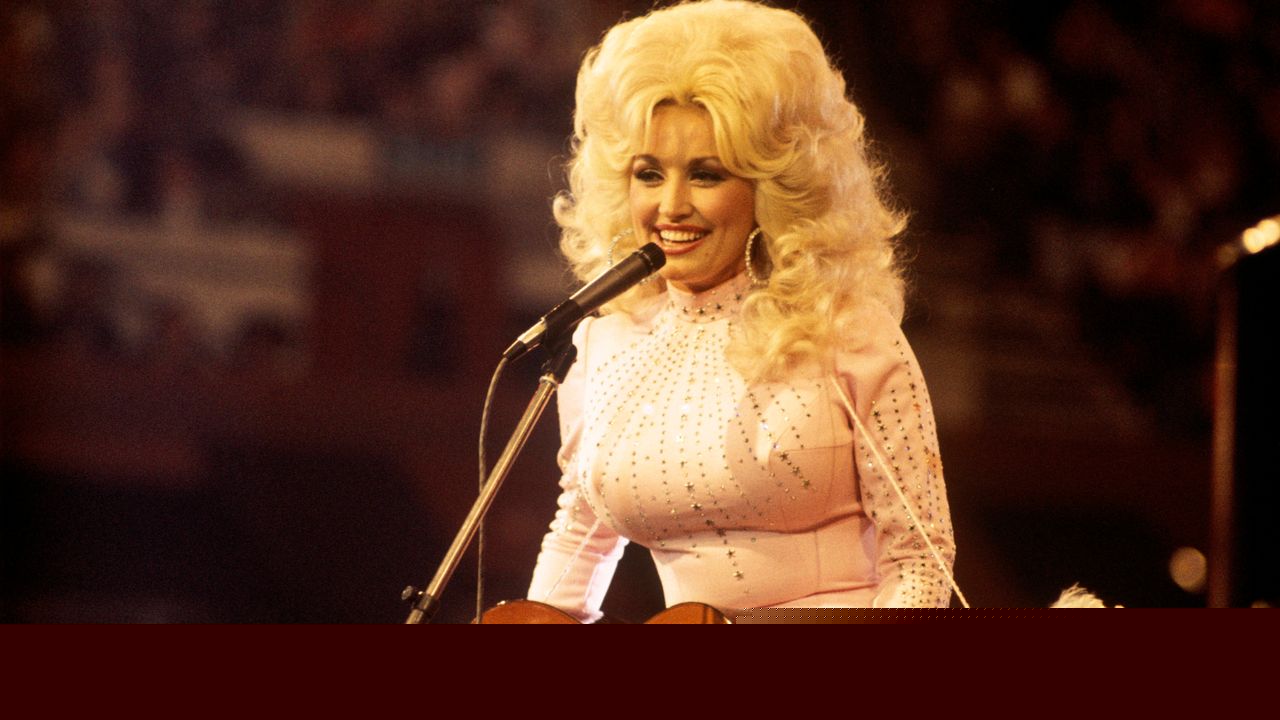 15 Charming Dolly Parton Quotes on Life, Love, and Everything In Between