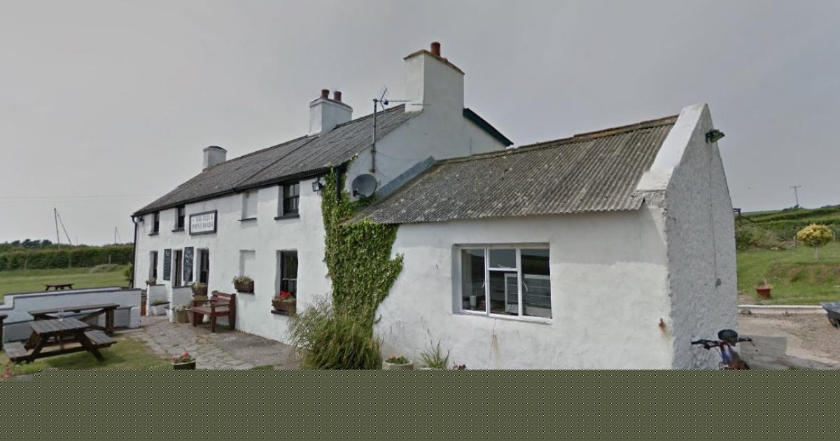 Sadness as landlord of popular Pembrokeshire coastal pub to leave
