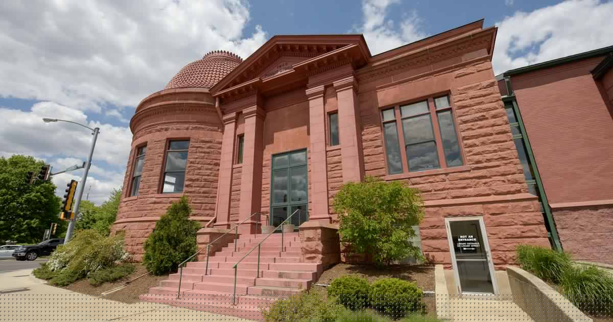 Sycamore library group to hold used-book sale