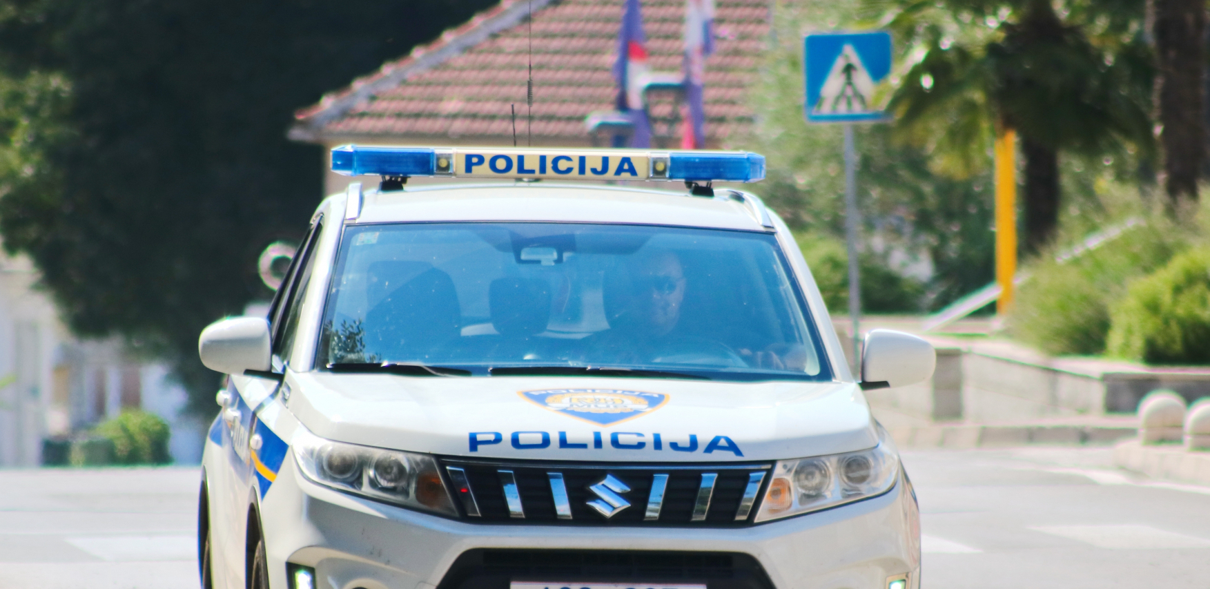 Krenuli na more pa sleteli niz liticu duboku 70 metara Tragedija kakva se ne pamti!