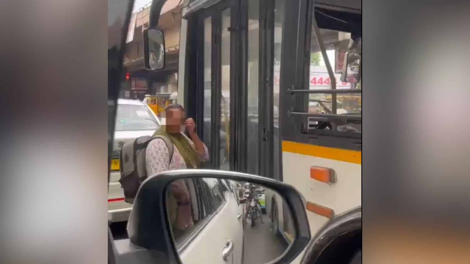 TGSRTC driver refuses to open door for woman, internet divided