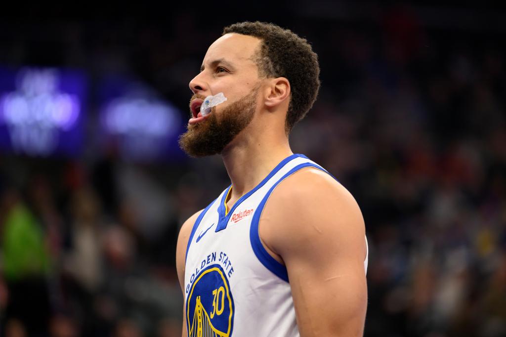 Curry helps Golden State bury Utah 140-124 behind a flurry of 3-pointers