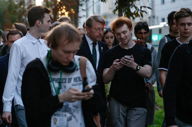 Russian anti-war party’s election ban dismays some voters