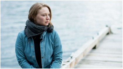 Mia Threapleton Joins Damien Chazelle’s Prison Film Set for 2026 Greece Shoot