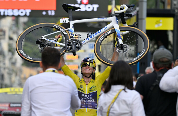 Vollering rides clear of her rivals to seal Tour de France glory with final-stage win