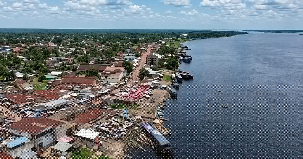 Congo isolates 200 river boat passengers as Ebola response intensifies
