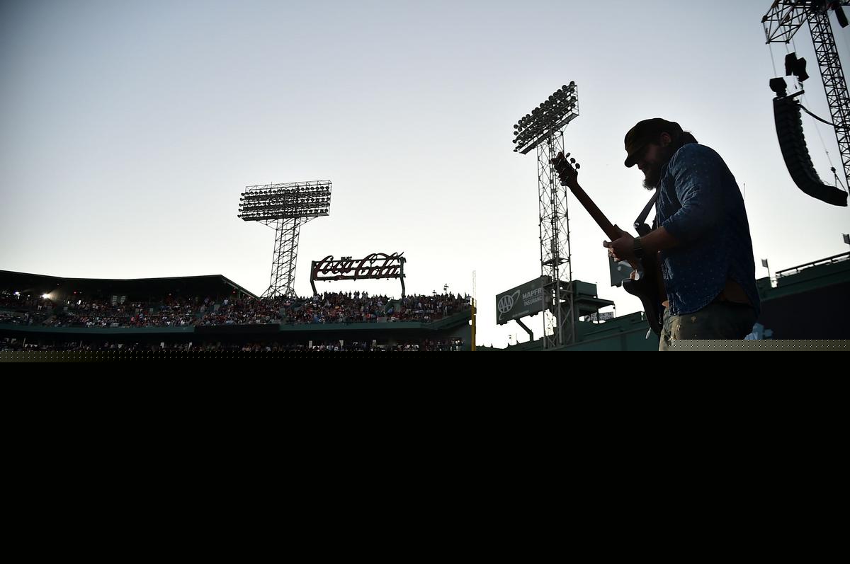 10 things You Need to Know About Fenway Park Concerts in Boston, Massachusetts
