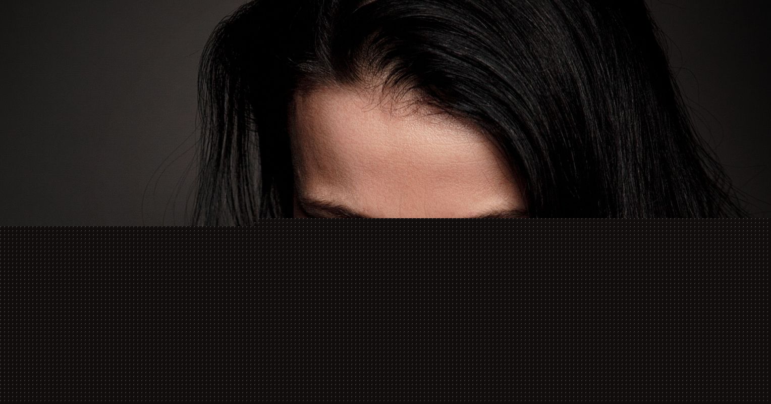 Do Contrasting Colors Make Our Skin Look Better?