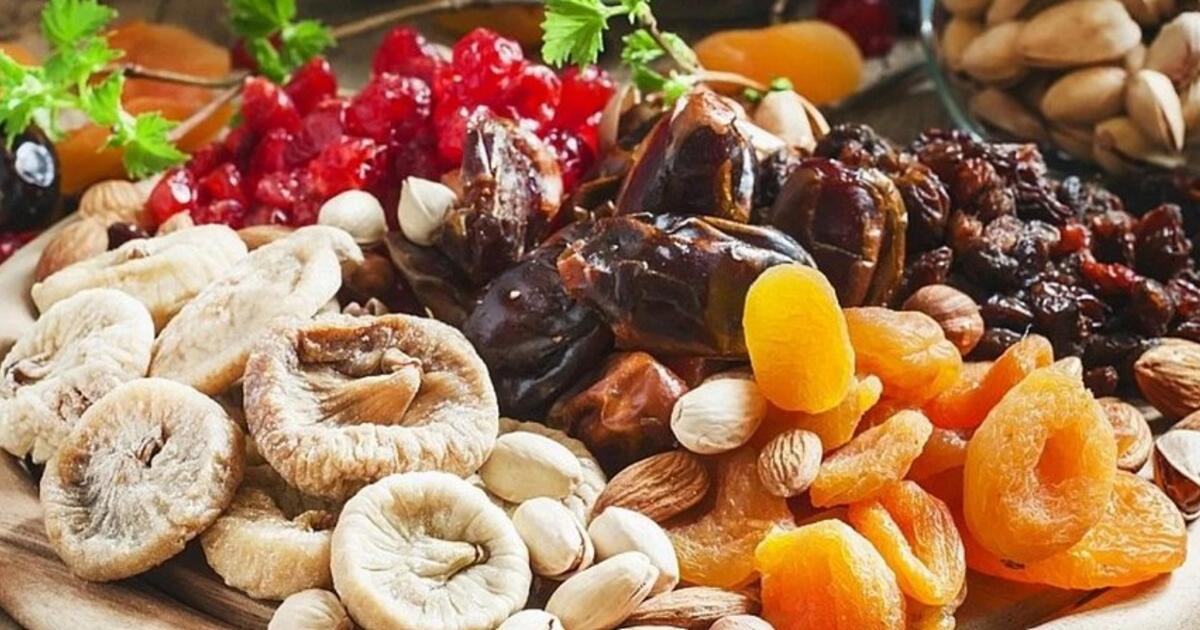 Džiovinti vaisiai: ar jie tikrai naudingi ir kaip išsirinkti kokybišką produktą?