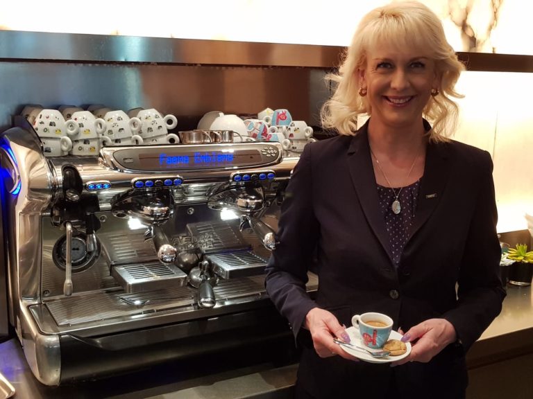 Comment on eTN Hero: Cordelia Igel, team leader at Vox Restaurant, Grand Hyatt Hotel Berlin by Dropbox URL Shortener