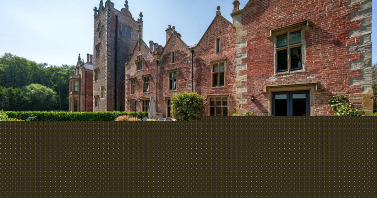 Inside stunning Grade II listed home dating back to 1608 on sale for £525,000