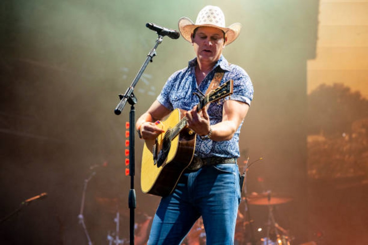 Don't Miss This Country Artist Coming to Loveland This Fall
