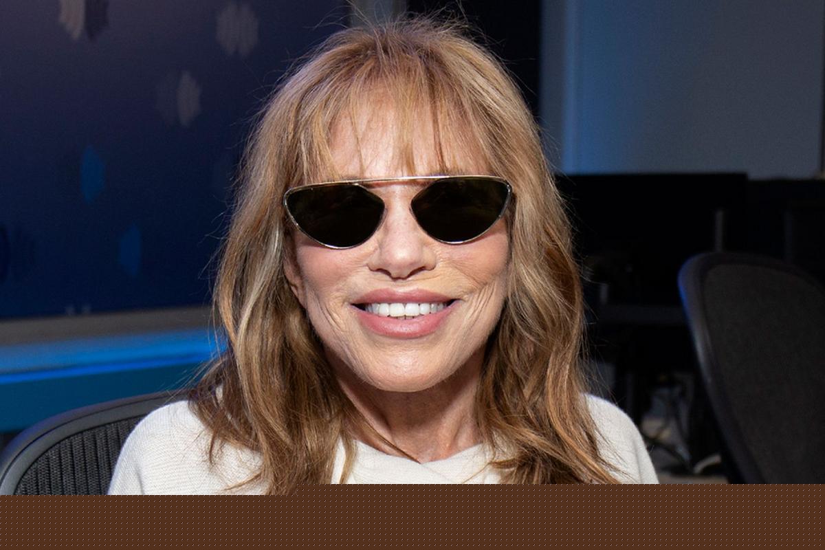 Carly Simon Announces She Has Parkinson’s Disease