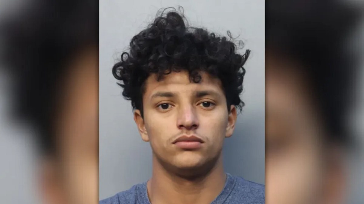 Violento altercado en Miami: hispano apuñala a un amigo por derramar cerveza sobre su teléfono