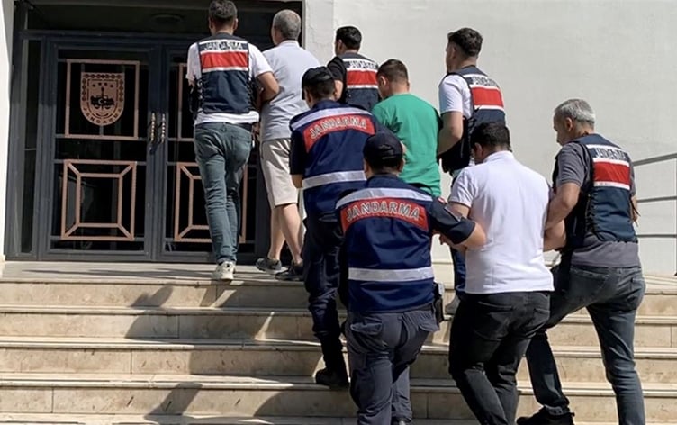 Turkey detains 104 in nationwide operations targeting ISIL