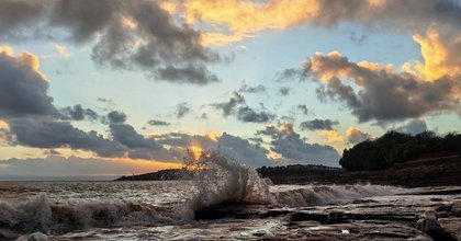 See the latest high and low tide times for the week in Barry