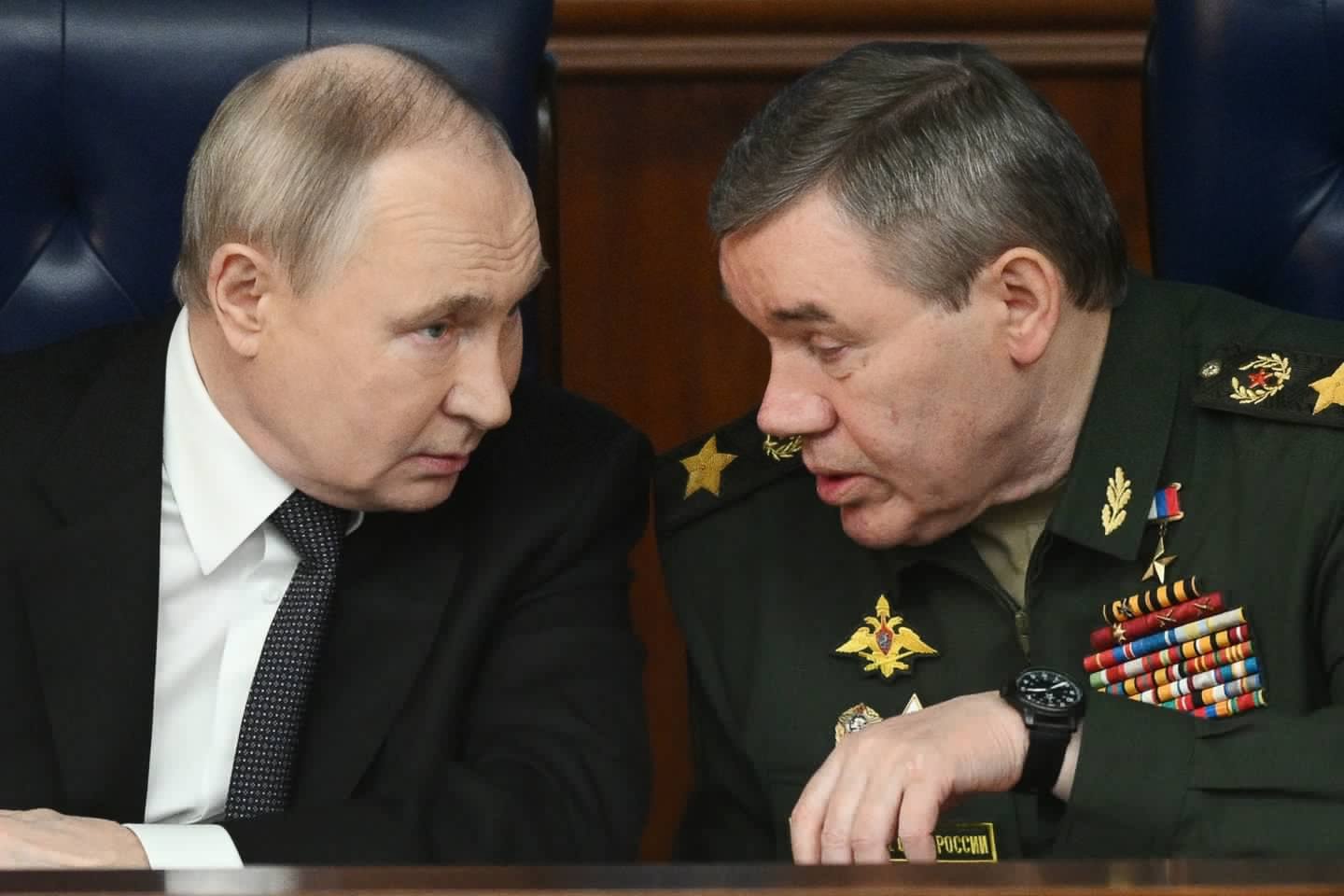 V. Putinas paskelbė apie pertvarką kariuomenėje: ko siekia Kremlius