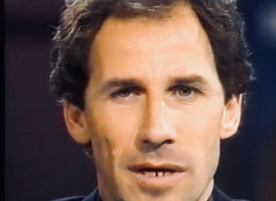Non l'ho mai visto giocare, ma a San Siro c'era sempre. Tutti i milanisti si sono sentiti protetti da Franco Baresi