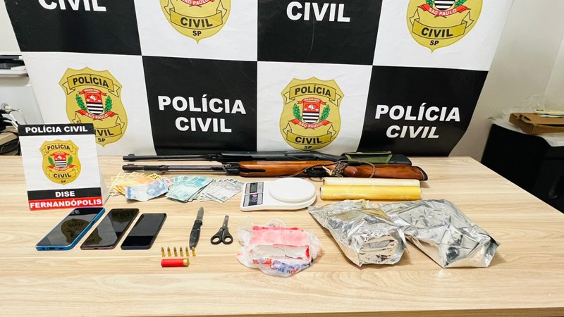 Operação contra o tráfico no bairro Universitário resulta em prisão e apreensão de drogas e arma em Fernandópolis