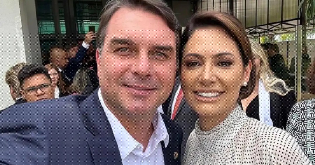 Michelle grava vídeos para campanha de Flávio Bolsonaro após briga: “Colocamos uma pedra”