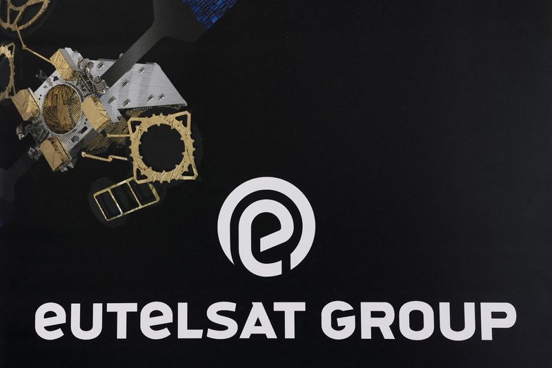 France prevented Eutelsat from selling ground antennas, Finance Minister says