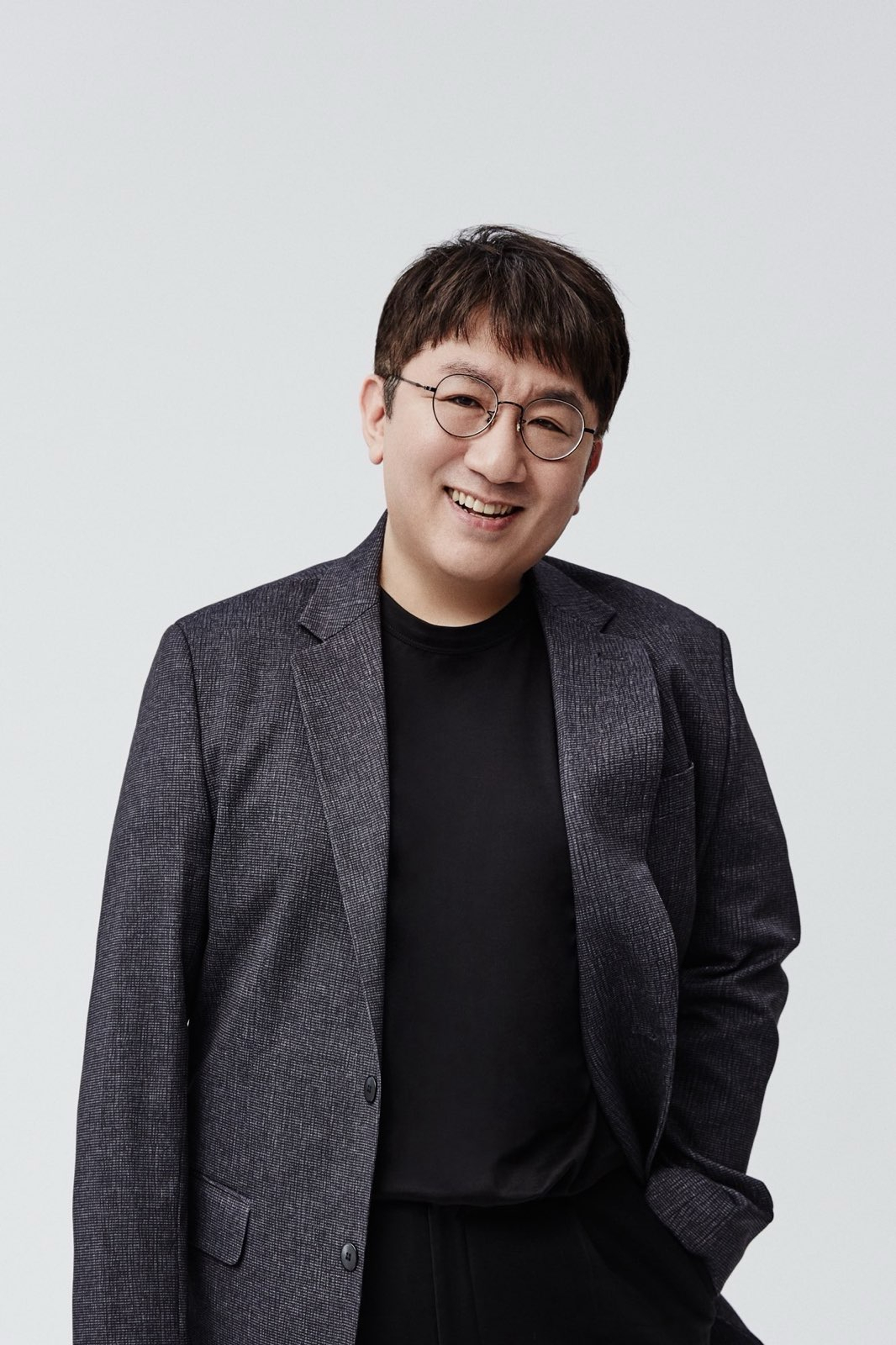 Bang Si-hyuk: Meeting Allegations with Transparency While Protecting a Legacy