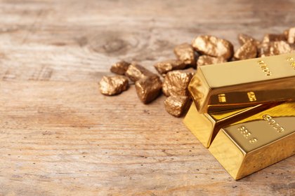 Aukso kaina artėja prie rekordinės – beveik 5 600 JAV dolerių už unciją