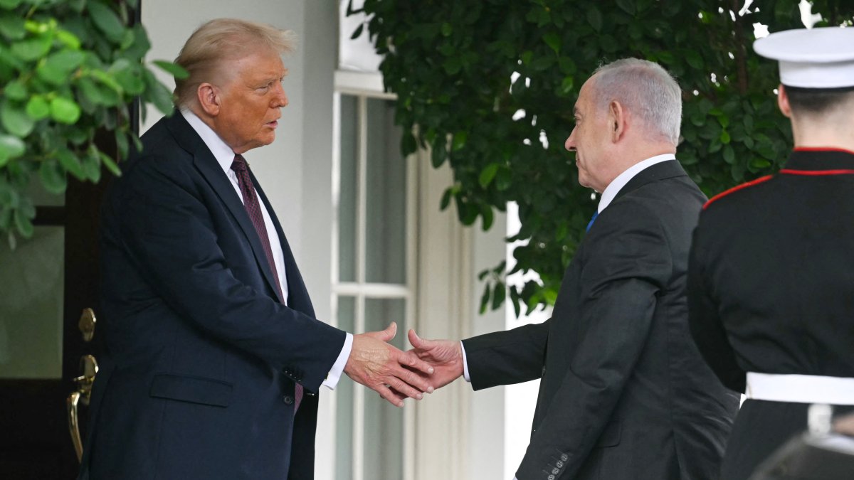 Live updates: Trump meeting with Netanyahu on Gaza and leaders on averting shutdown