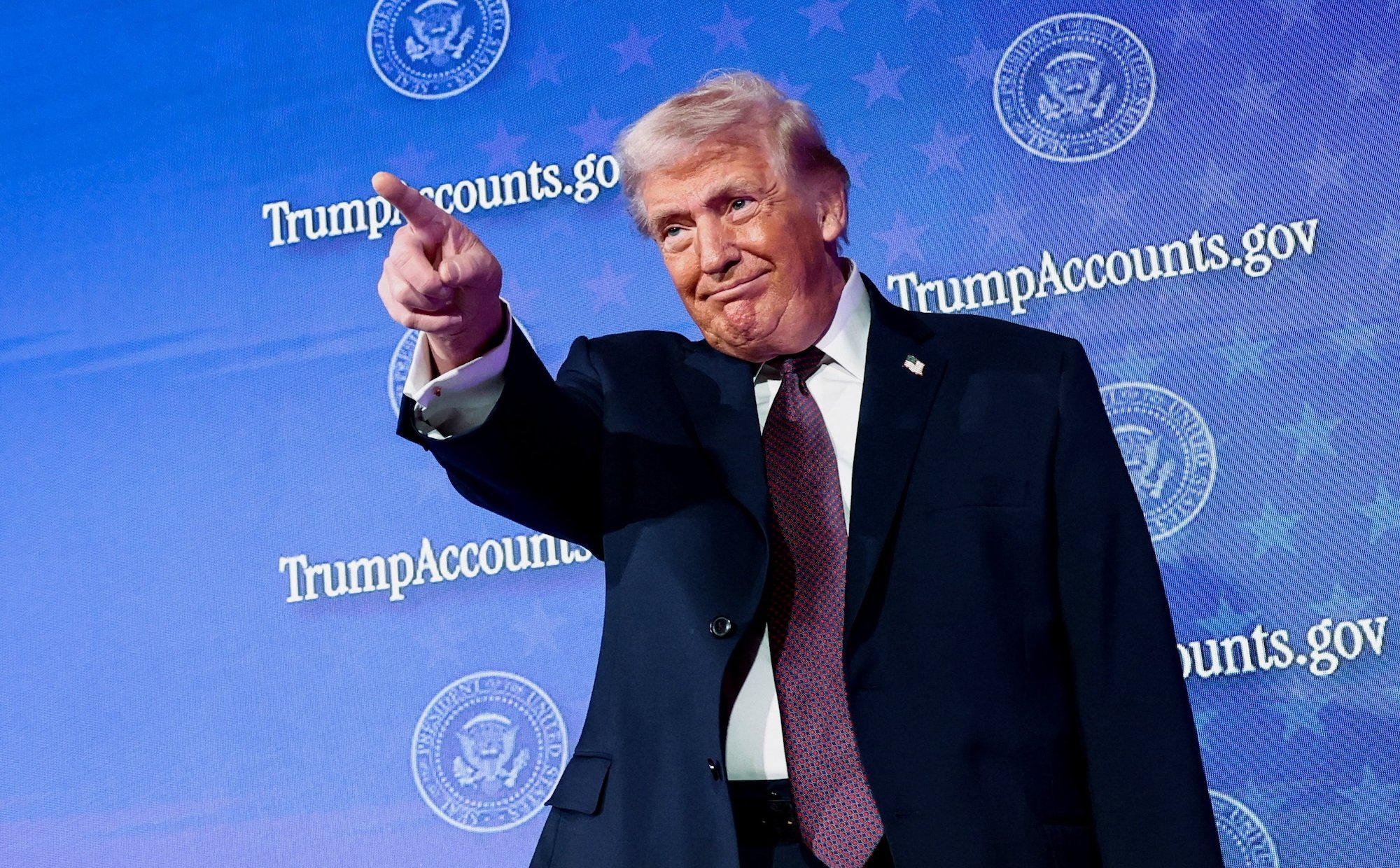 Dr hab. Krzysztof Wasilewski: Jak Donald Trump kreuje rzeczywistość za pomocą memów