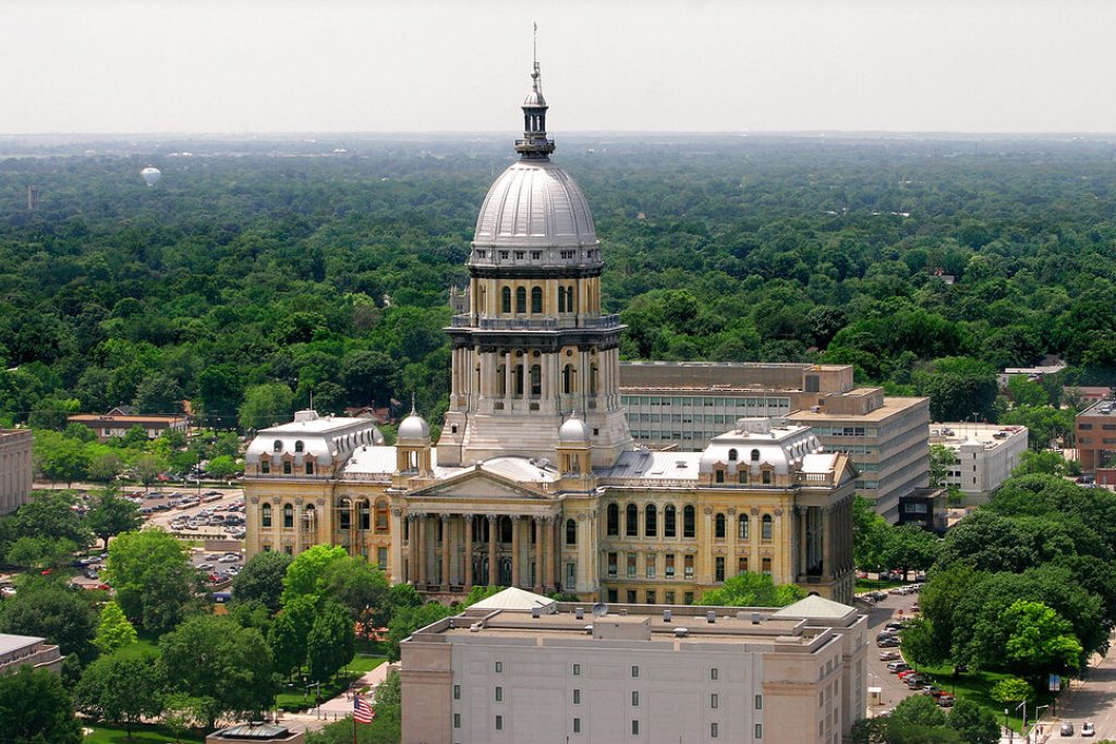Illinois Republicans propose law putting distance between protesters, police