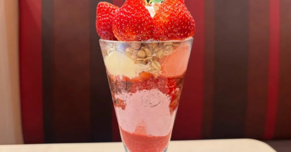 Denny’s new Japanese parfait looks totally different depending on what angle you look at it from
