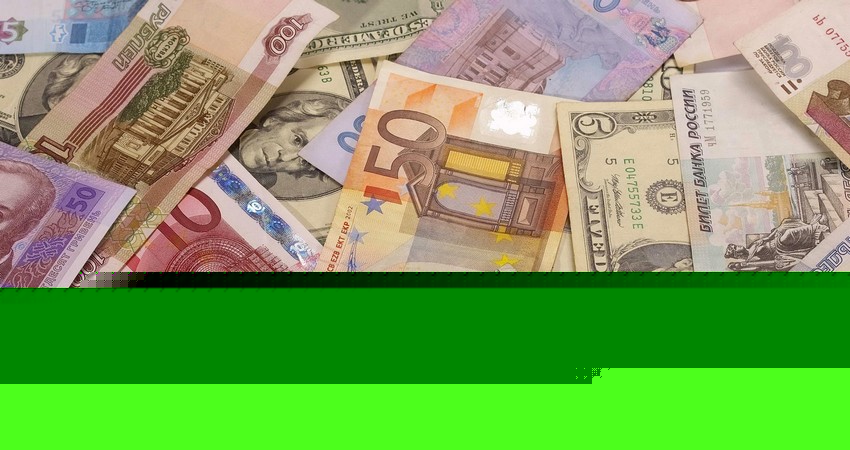 Рубль устойчиво дешевеет, тенге идет в&nbsp;рост: курс валют на&nbsp;12&nbsp;августа